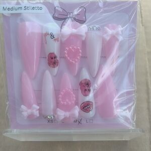 Medium Stiletto Pink & White Press-On Nail Set